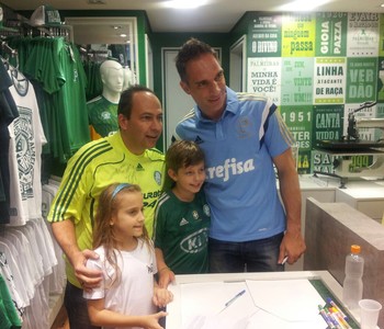 Prass celebra marca de 100 jogos pelo Verdão em evento com torcedores