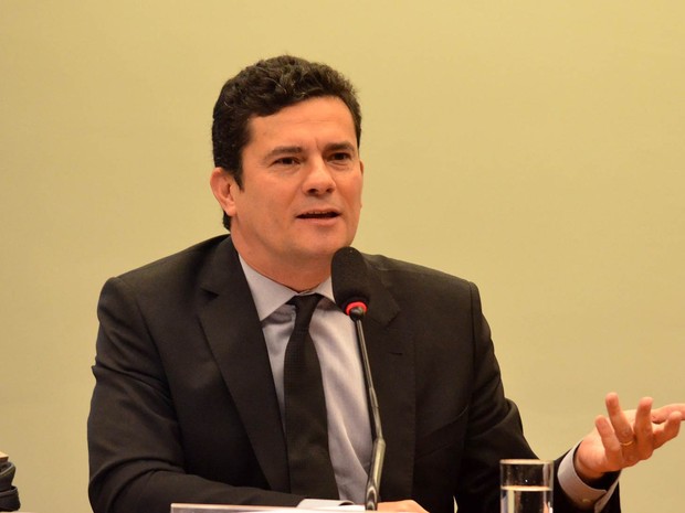 Resultado de imagem para Em meio a protestos, Sergio Moro fala dos benefícios da Lava Jato nos EUA