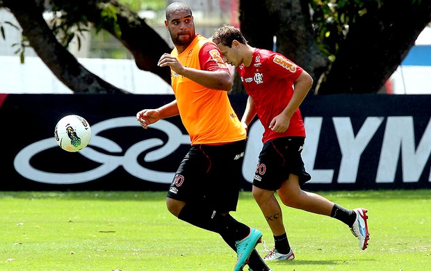 Adriano no treino do Flamengo (Foto: Cezar Loureiro / Agência O Globo)