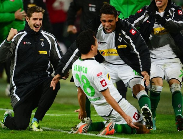 Arango celebra gol pelo Borussia M´Gladbach (Foto: EFE)