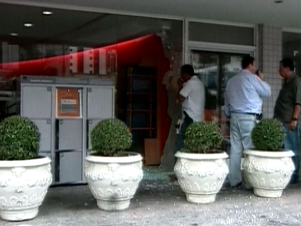 Tiroteio durante assalto em banco na Zona Sul de São Paulo deixou eletricista amputado em 2007 (Foto: Reprodução TV Globo)