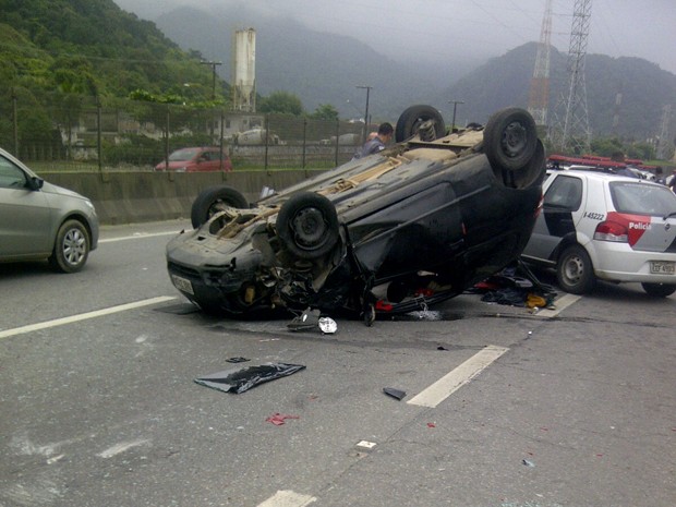 G Ap S Persegui O Carro Capota Em Rodovia E Suspeito Preso