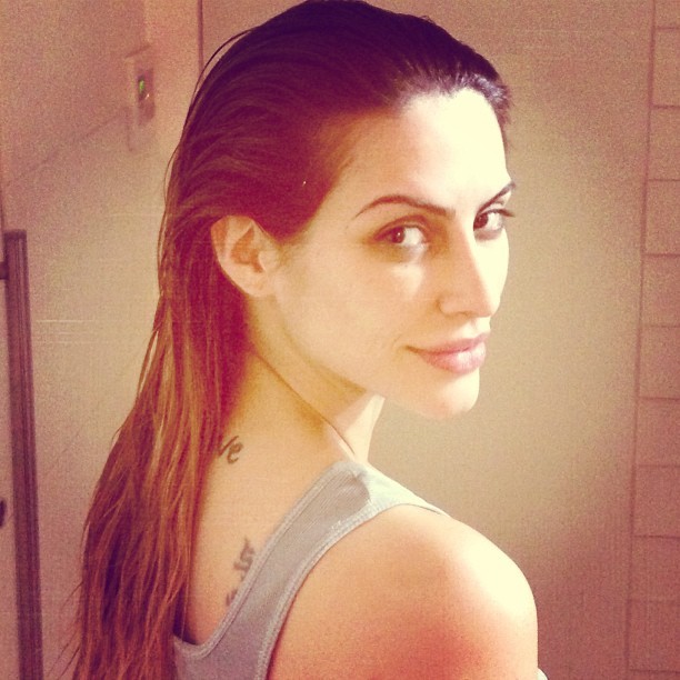 Cleo Pires de cabelos molhados no Instagram: "The wet hair. There u have it", disse a atriz (Foto: Reprodução/Instagram)