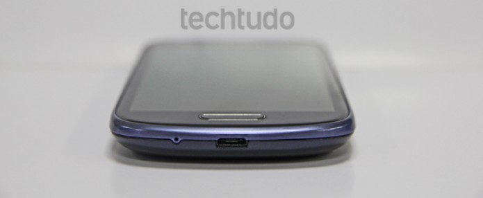 Entrada miniUSB do Galaxy S3 mini (Foto: Marlon Câmara/TechTudo) Entrada miniUSB do Galaxy S3 mini (Foto: Marlon Câmara/TechTudo)