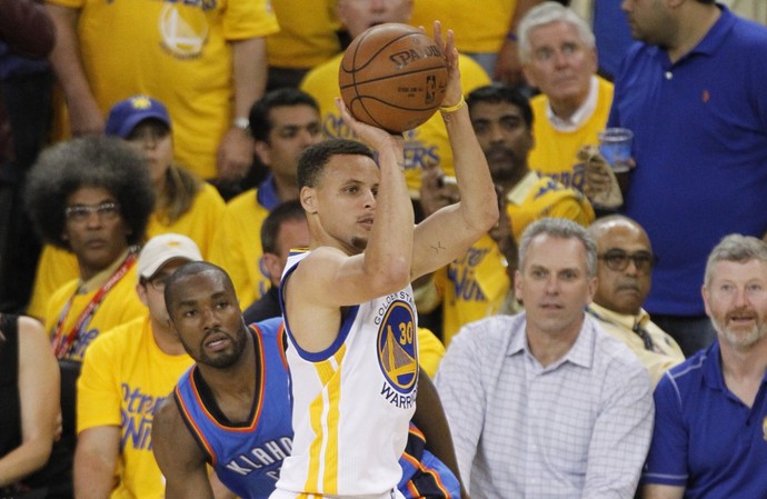 Golden State Warriors x Oklahoma City Thunder - Jogo 2 - Stephen Curry (Foto: Reuters)