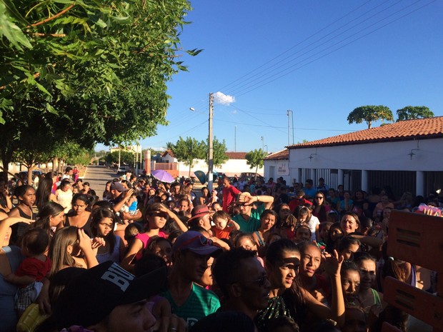 Presentes foram distribuídos na cidade de Dom Inocêncio (Foto: Arquivo Pessoal/Leivan Dias)