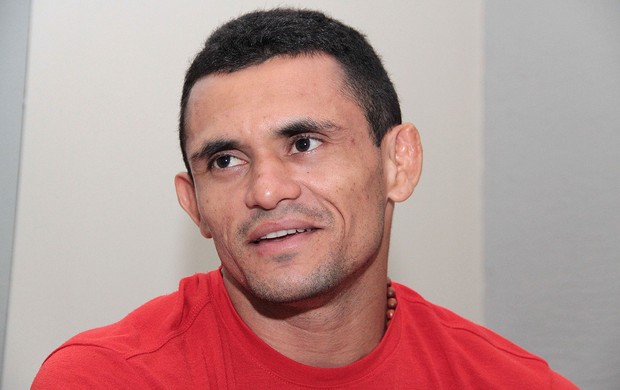 Douglas D´Silva entrevista MMA  (Foto: Rodrigo Malinverni)