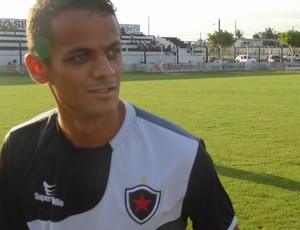 Gustavo, lateral-direito, Botafogo-PB (Foto: Divulgação / Botafogo-PB)