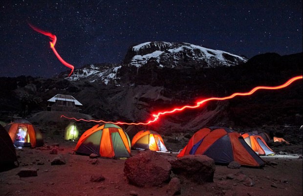 Esta foto, de um acampamento perto do Monte Kilimanjaro (Tanzânia), foi tirada por Trevor Booth (Foto: Trevor Booth/National Geographic Traveler Photo Contest)