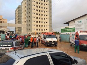 Acidente ocorreu em obra de condomínio na tarde desta quinta-feira (Foto: Tássio Andrade / G1)