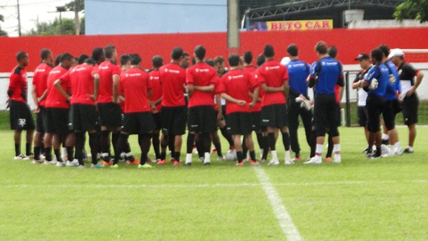 Jogdores do Atlético-GO em treino (Foto: Divulgação/Atlético-GO)