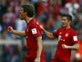 Pênalti polêmico garante a virada, e Bayern divide a ponta com Borussia