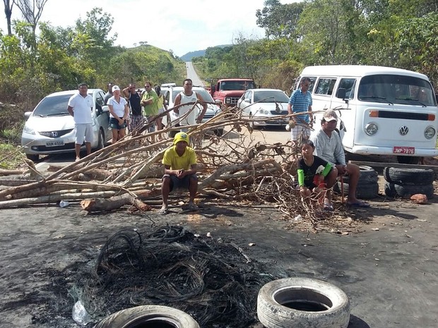 Indígenas liberam a rodovia apenas três vezes ao dia (Foto: Arquivo pessoal)