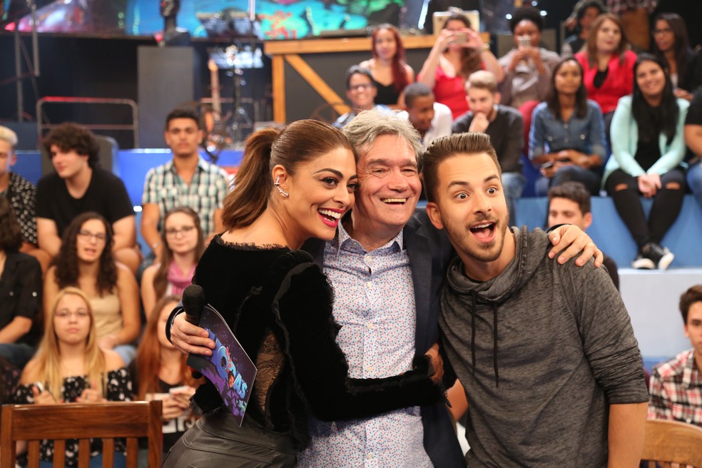 Foto oficial com o Serginho ♥ (Foto: Carol Caminha/Gshow)