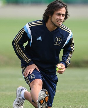 Valdivia mantém programação e faz atividade em campo na Academia