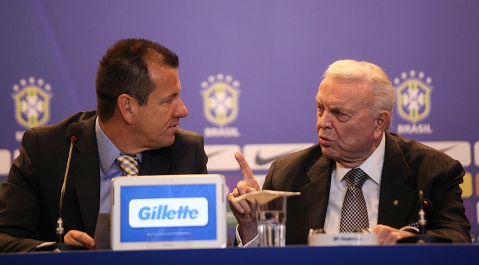 Dunga e José Maria Marin convocação seleção brasileira (Foto: Mowa Press)
