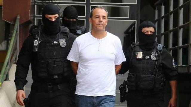 Cabral passa mal e advogados pedir&atilde;o para ele fazer check-up fora de Bangu