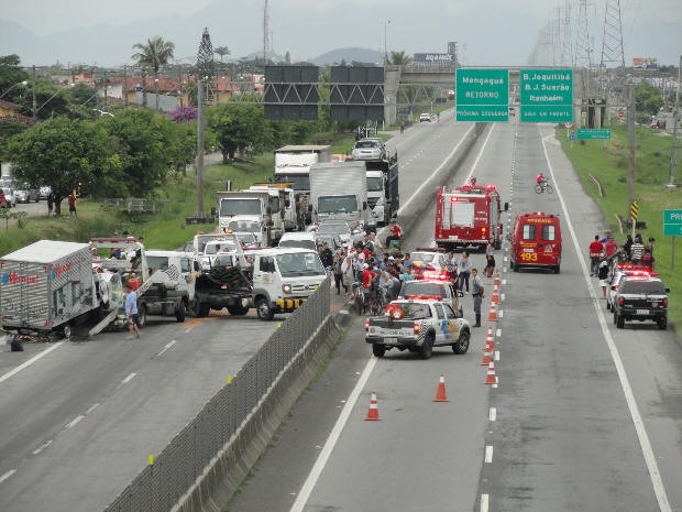 G Colis O Bloqueia Pista Da Padre Manoel Da N Brega E Deixa Um