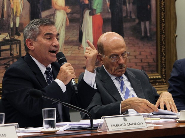Jorge Hage e Gilberto Carvalho durante audiência na Câmara dos Deputados (Foto: Antonio Araújo/Câmara)