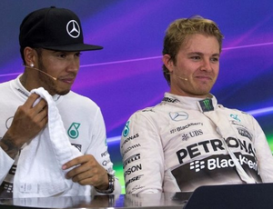 Lewis Hamilton, Nico Rosberg e Valtteri Bottas na coletiva de imprensa após o GP do México (Foto: Divulgação)
