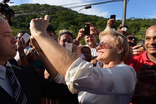 Xuxa com fãs (Foto: Blad Meneghel/ Divulgação) Xuxa com fãs (Foto: Blad Meneghel/ Divulgação)