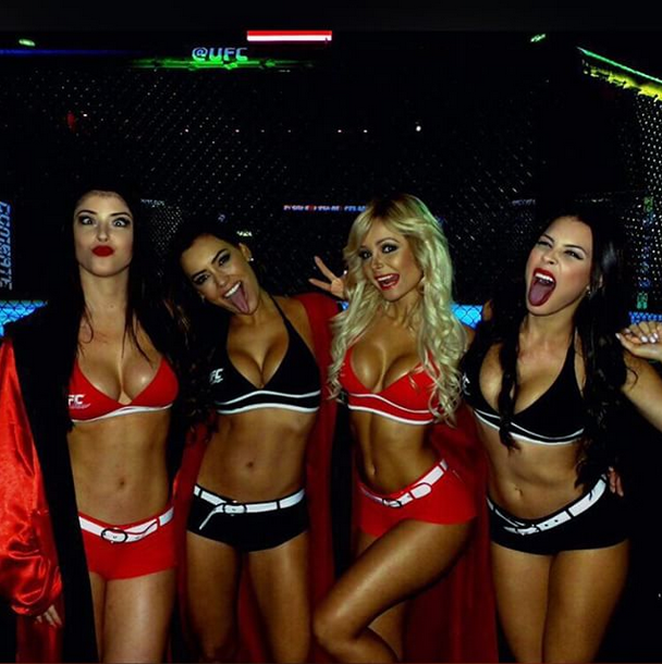 Camila Oliveira posa com outras ring girls (Foto: Reprodução/Instagram)