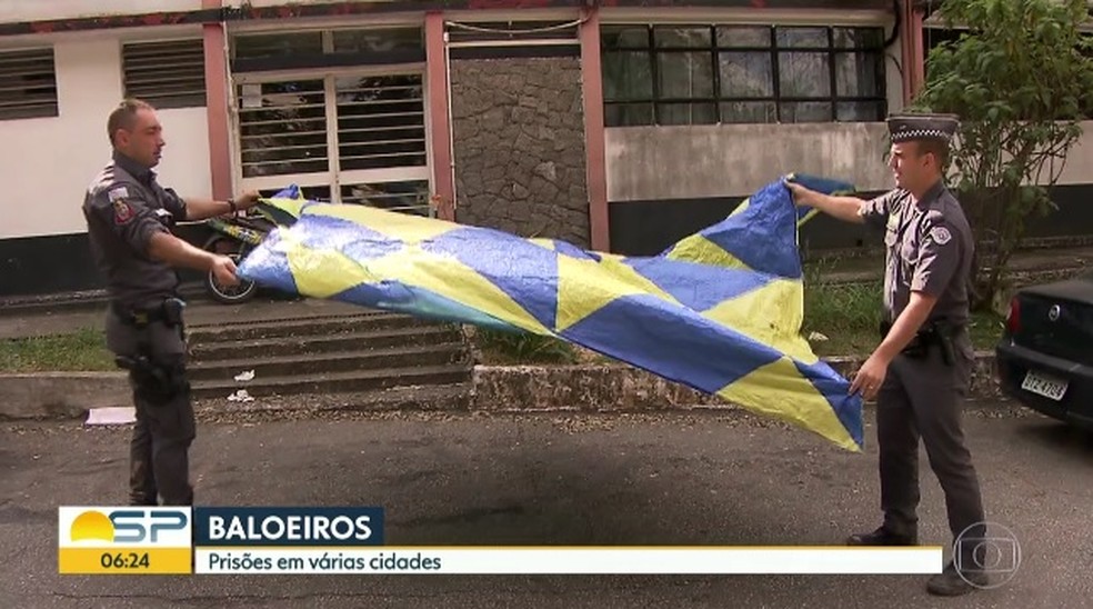 PMs apreenderam balões em SP neste final de semana (Foto: Reprodução/TVGlobo)
