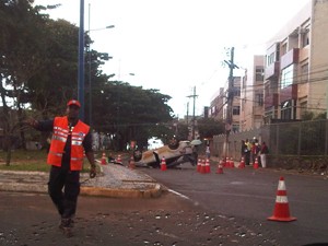 acidente mata motorista na avenida ademar de barros (Foto: Gustavo Pinheiro/Arquivo Pessoal)