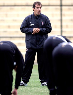 De rebaixado a cobiçado: Eduardo Baptista revê Corinthians nesta quarta