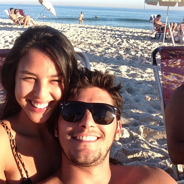 Yanna e Bruno na praia (Foto: instagram/ reprodução)