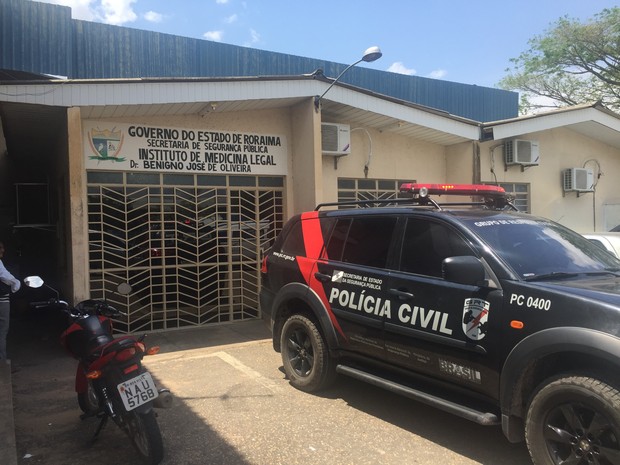 Corpos de seis detentos mortos foram liberados do IML (Foto: Inaê Brandão/G1 RR)