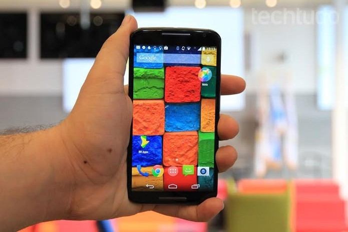Moto X (foto) e Moto G possui Android KitKat praticamente puro e com atualizações rápidas (Foto: Isadora Díaz//TechTudo)