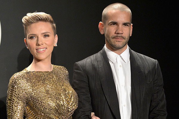 Scarlett Johansson e Romain Dauriac (Foto: Getty Images)