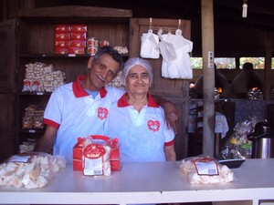 Esposo de Tia Naninha, Teodoro Nunes da Silva cortava a lenha para ela fazer o biscoito (Foto: Jesana de Jesus/G1)