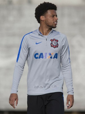 Hérnia causa incômodo em André, mas Corinthians não sugere cirurgia