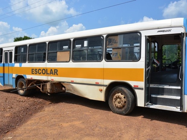 G Acidente Entre Carro E Nibus Escolar Deixa Tr S Pessoas Feridas