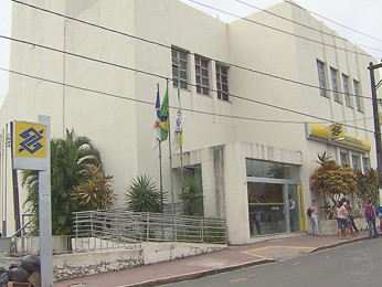 Os clientes que estavam na agência não foram abordados (Foto: Reprodução/TV Globo)