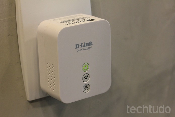 Repetidor Powerline DHP-W220AV, da D-Link (Foto: Lucas Mendes/TechTudo)