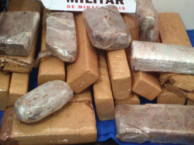 Drogas apreendidas em Juiz de Fora (Foto: Polícia Militar/Divulgação)