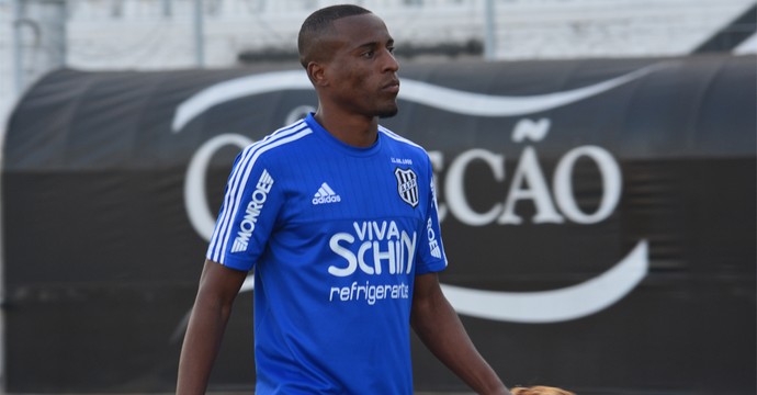 Jeferson, lateral-direito da Ponte Preta (Foto: Heitor Esmeriz) Jeferson, lateral-direito da Ponte Preta (Foto: Heitor Esmeriz)
