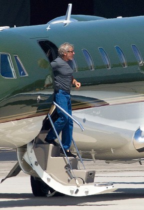 Galeria Harrison Ford - Harrison no seu avião (Foto: Agência Brainpix)