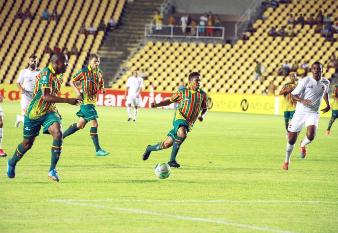 Atacante Willian Paulista durante jogo em que encerrou "jejum de gols (Foto: Biné Morais/O Estado)
