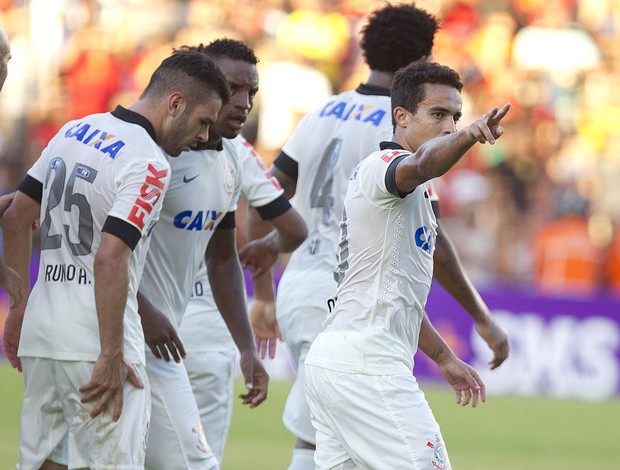 Jadson elogia atuações do Timão e vê pitada de sorte para voltar a vencer