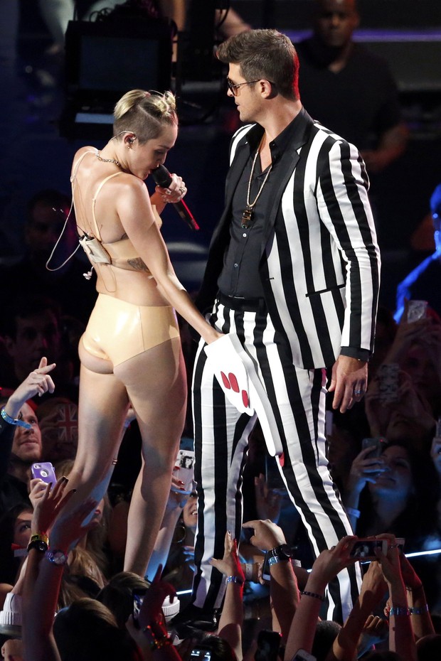 Miley Cyrus e Robin Thicke (Foto: Reuters)