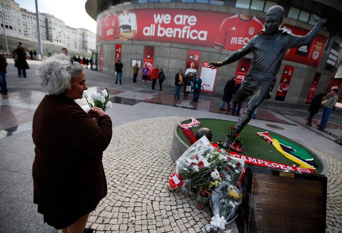 eusebio estatua homenagens (Foto: Reuters)