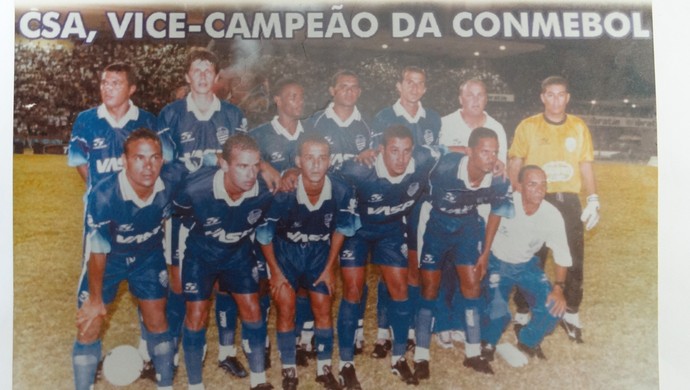 Titulares do CSA contra o Talleres na final da Copa Conmebol de 1999 (Foto: Museu dos Esportes de Alagoas)