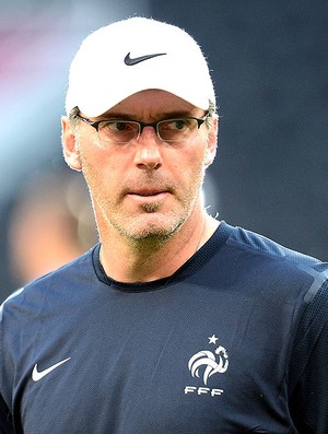 Laurent Blanc no treino da França (Foto: AFP)