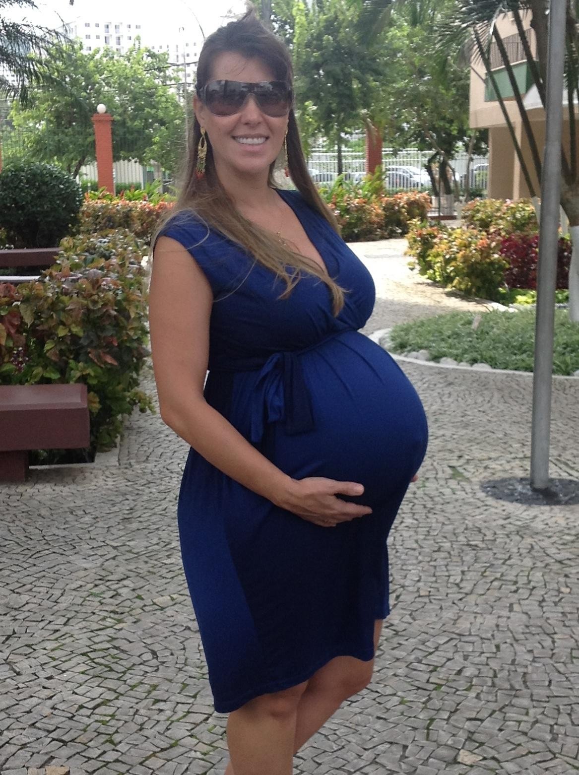 Ex-paquita Roberta Cipriani exibe barriga de 8 meses (Foto: Pablo Amora Assessoria de Imprensa/Divulgação)