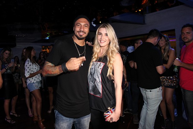 Ex-BBBs Fernando Medeiros e Aline Gotschalg em festa no Rio (Foto: Marcos Serra Lima/ EGO)