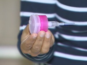Material que teria sido usado pela jovem para usar a droga (Foto: Reprodução/TV Vanguarda)